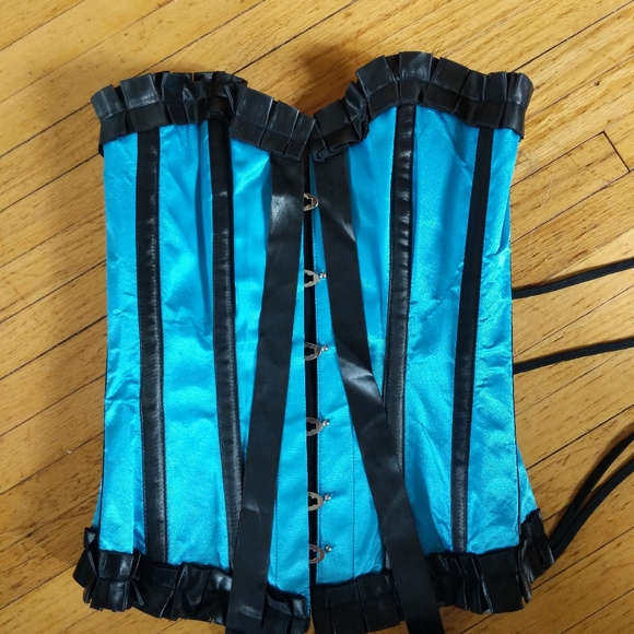 Classic Burlesque Steel Boned Corset - Picture 4 of 5